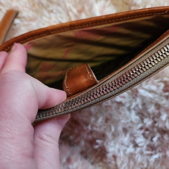 Consuela wristlet - Picture 2 of 8